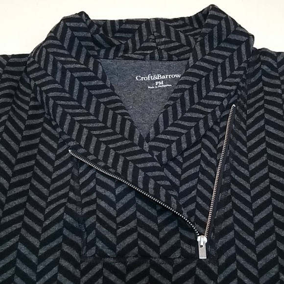 Croft & Barrow gray and black zip chevron sweater - Picture 4 of 10